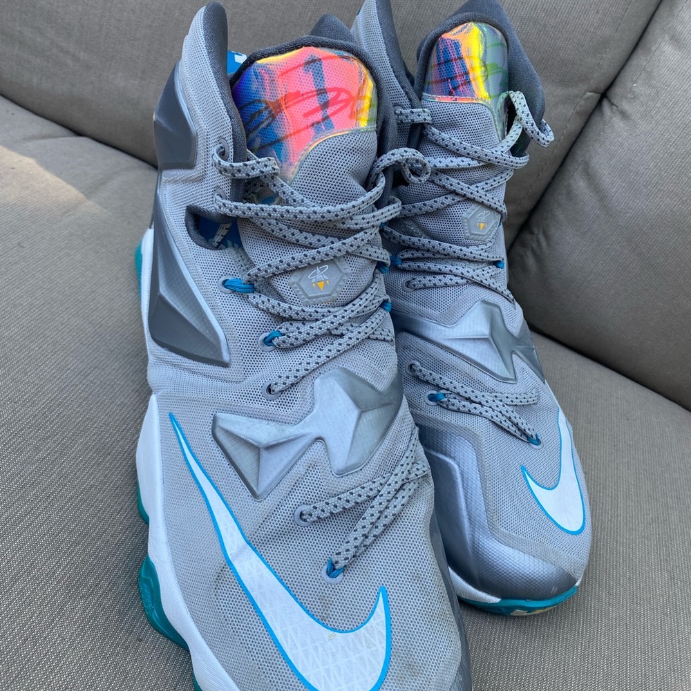 Lebron james 13 “space race” Nike XIII